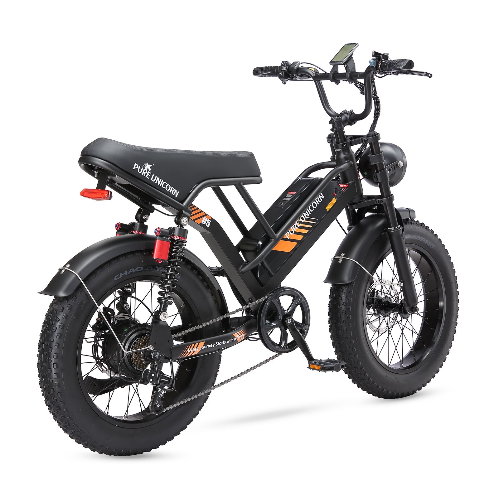 Bicicletta elettrica nera con pneumatici larghi, dettagli arancioni e scritta PURE UNICORN. Vista posteriore.