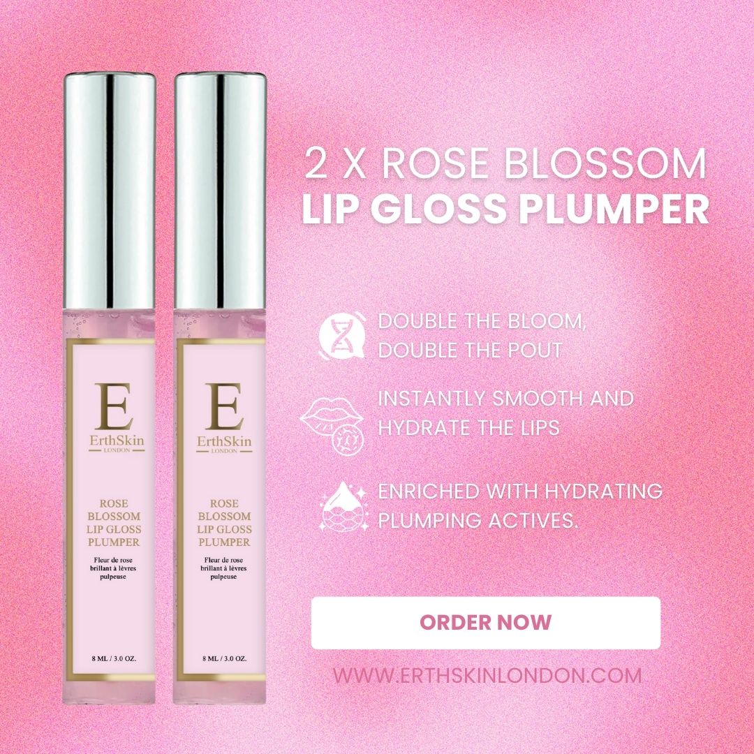 Due tubetti di lucidalabbra accanto al testo. Testo: "2 x Rose Blossom Lip Gloss Plumper", "Double the Bloom, Double the Pout".