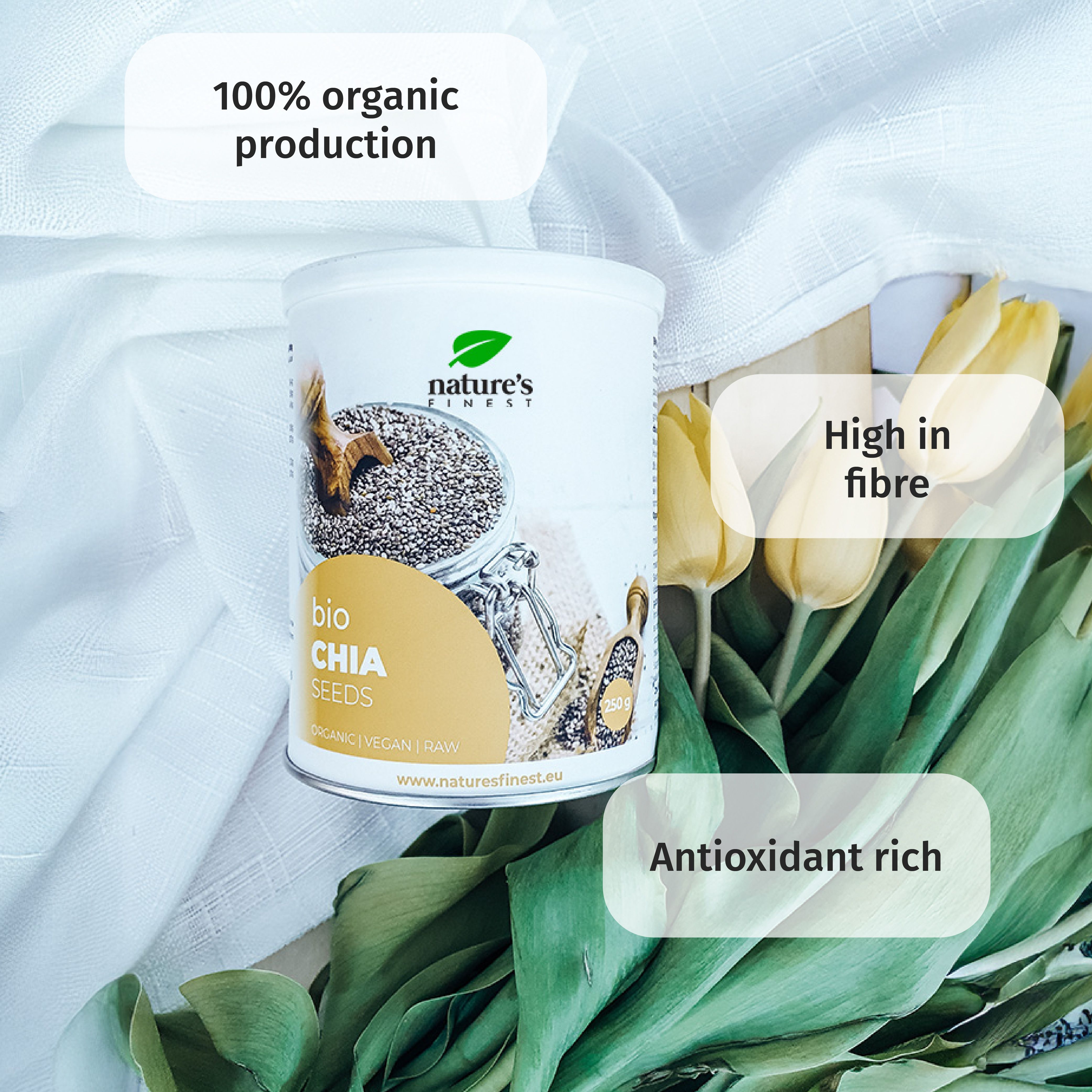 Lattina Nature's Finest Bio Chia Seeds con tulipani e caselle di testo su fibre e antiossidanti.