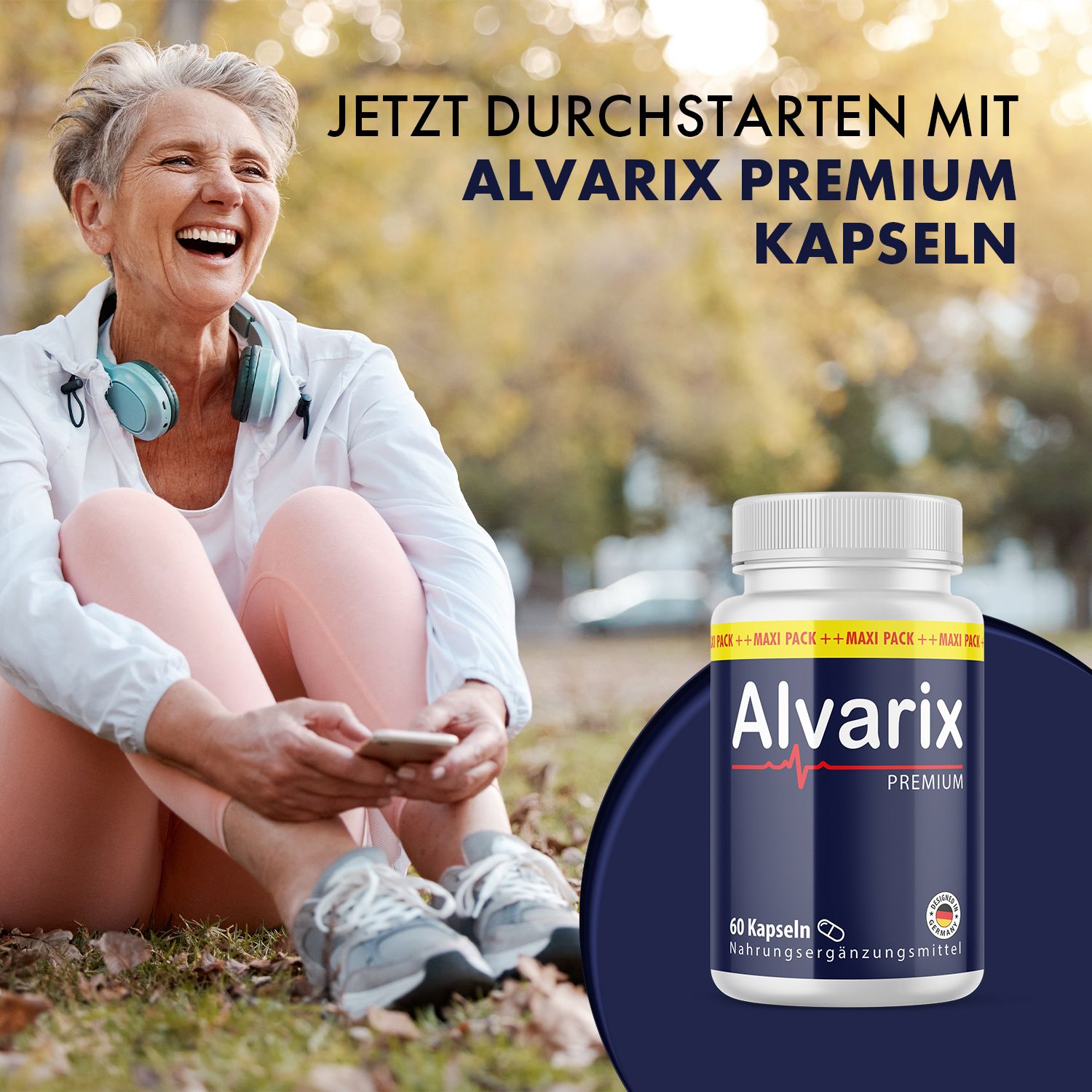 Donna anziana ride all'aperto, accanto a lei un flacone Alvarix Premium Kapseln. Tiene in mano uno smartphone. Testo: Inizia subito con Alvarix Premium Kapseln.