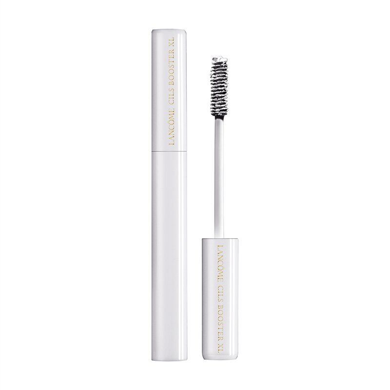 Contenitore e spazzola per mascara bianchi. Scritta: Lancôme Cils Booster XL. Spazzola con setole nere.