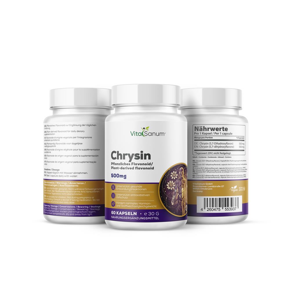 Tre flaconi bianchi VitaSanum Chrysin. Scritta: 500mg, 60 capsule. Flavonoide vegetale.