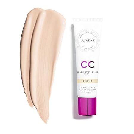 Tubo di crema CC e campione di colore. Scritta: CC Color Correcting Cream Light. Tappo rosa.