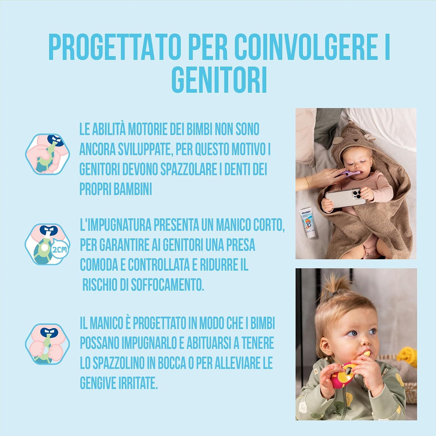 Bambino con cappuccio a orso si lava i denti con spazzolino blu, genitori tengono smartphone.