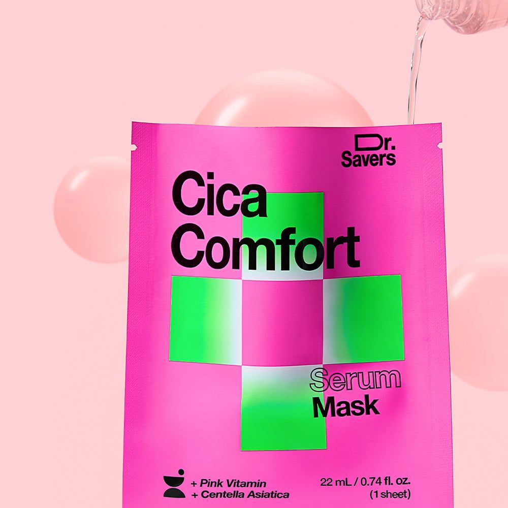 Maschera siero IT'S SKIN Dr. Savers Cica Comfort, confezione rosa, siero liquido versato sullo sfondo.