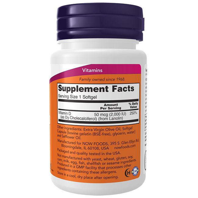 Integratore di vitamina D3 Now Foods. Flacone bianco con tappo viola. Etichetta con informazioni nutrizionali e ingredienti.