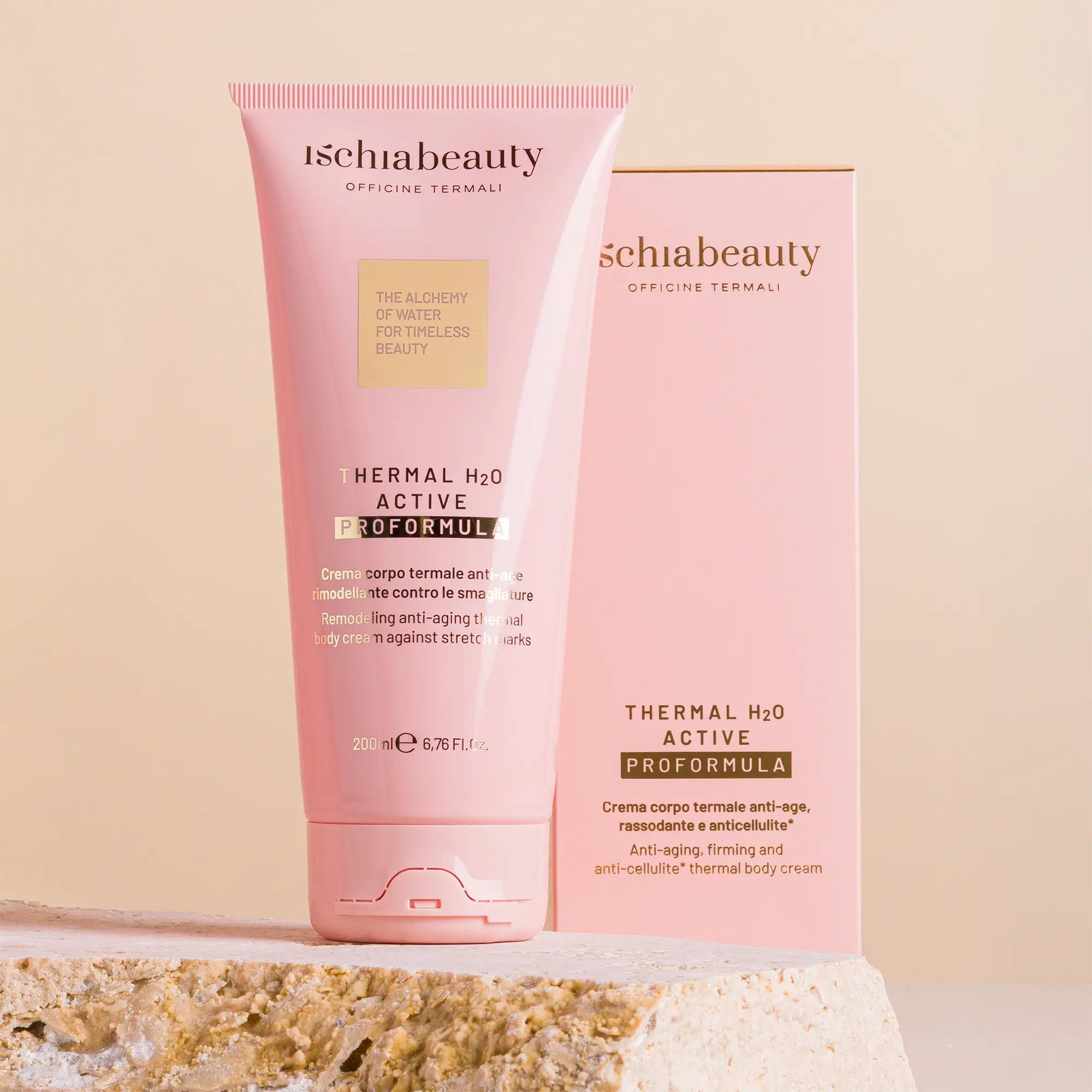 Tubo e scatola rosa con testo. Scritta: ischiabeauty, Thermal H2O Active, Proformula. Crema contro le smagliature.