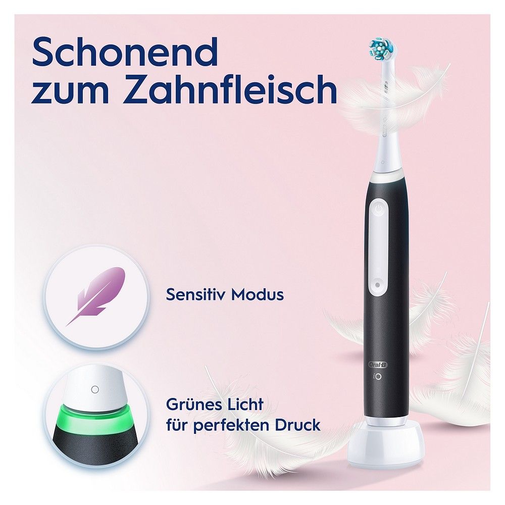 Spazzolino Oral-B iO nero con modalità sensibile e luce di pressione verde.