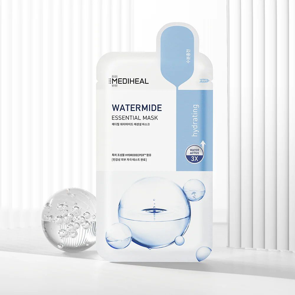 Confezione maschera viso bianca e blu. Testo: MEDIHEAL WATERMIDE ESSENTIAL MASK. Idratante. Water Active 3X. Sfera.