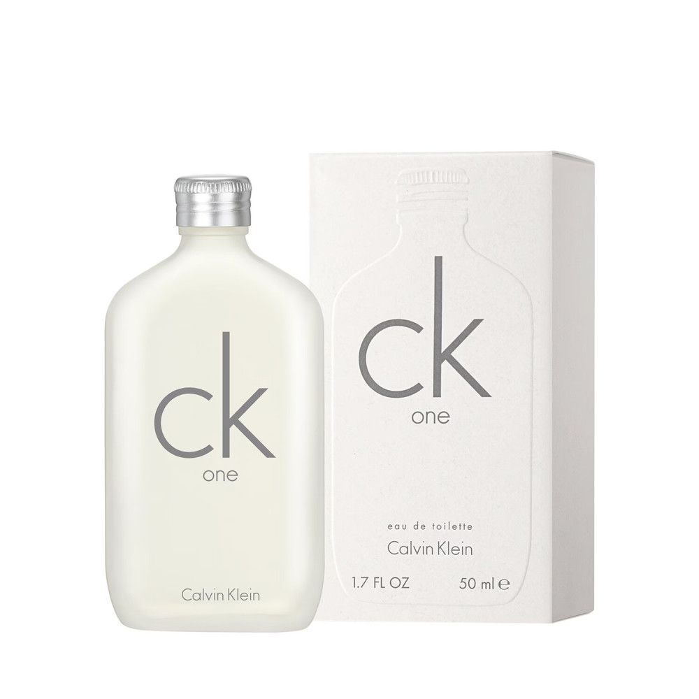 Flacone di profumo bianco con tappo argentato e scritta "ck one". Scatola bianca con logo e testo.