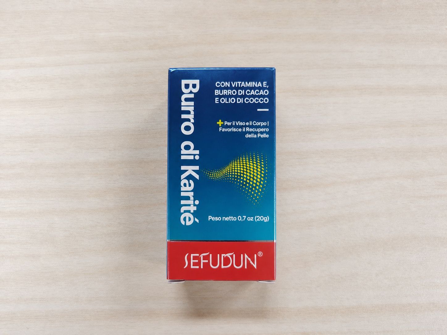 Scatola "Burro di Karité" e "SEFUDUN". Contiene vitamina E, burro di cacao e olio di cocco. Per viso e corpo.