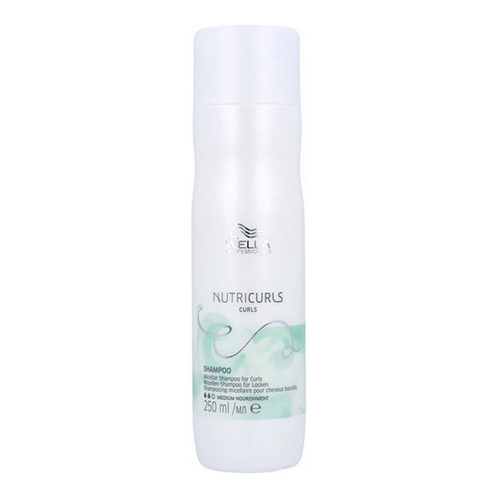 Flacone di shampoo bianco con logo Wella e scritta Nutricurls Curls. Testo: Shampoo, Medium Nourishment, 250 ml.