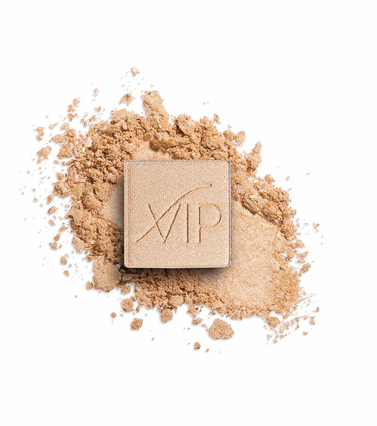 Un ombretto quadrato e chiaro con il logo "VIP" e cipria sfusa accanto.