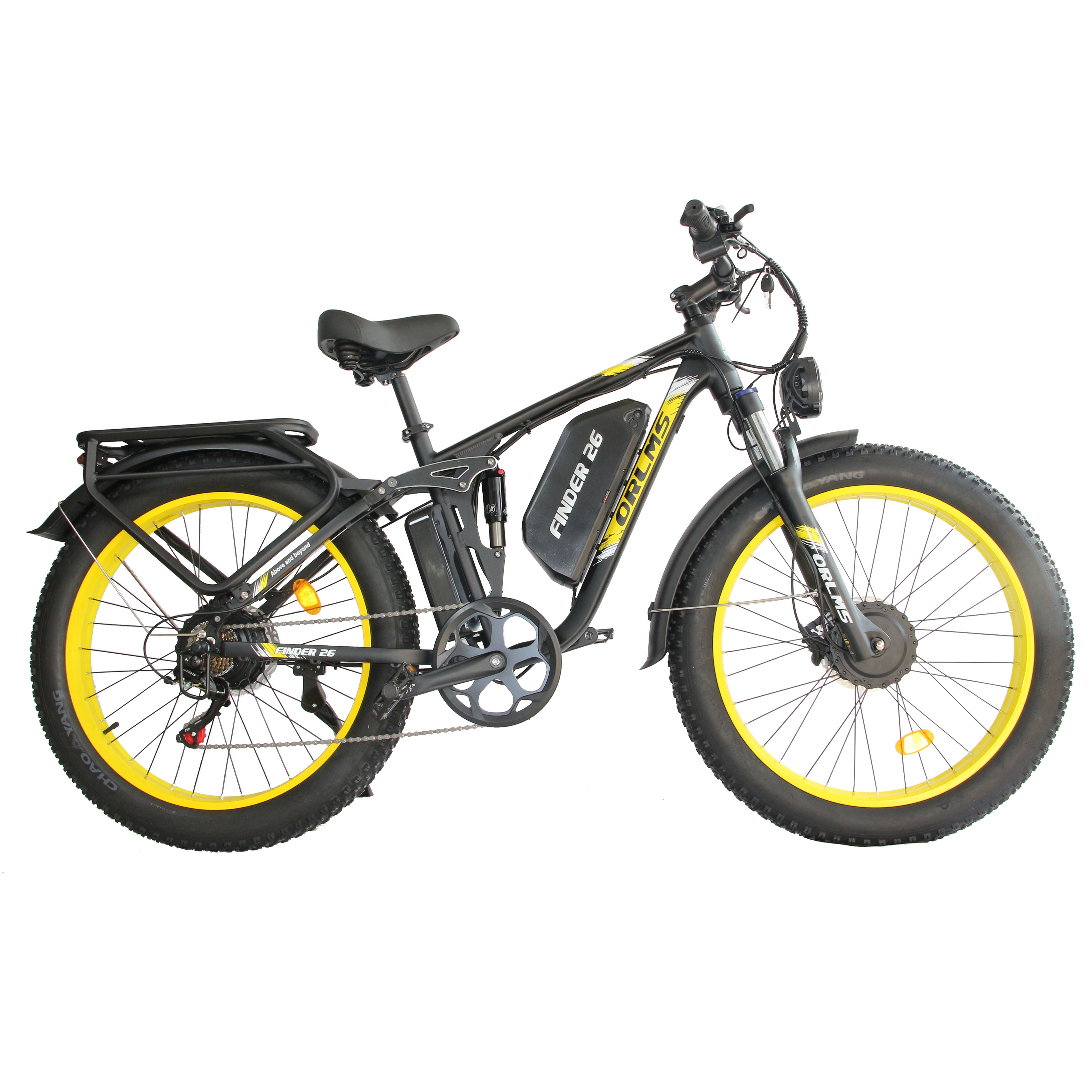 E-MTB nero con cerchi gialli. Portapacchi, faro e batteria. Scritta: ORLMS Finder 26.