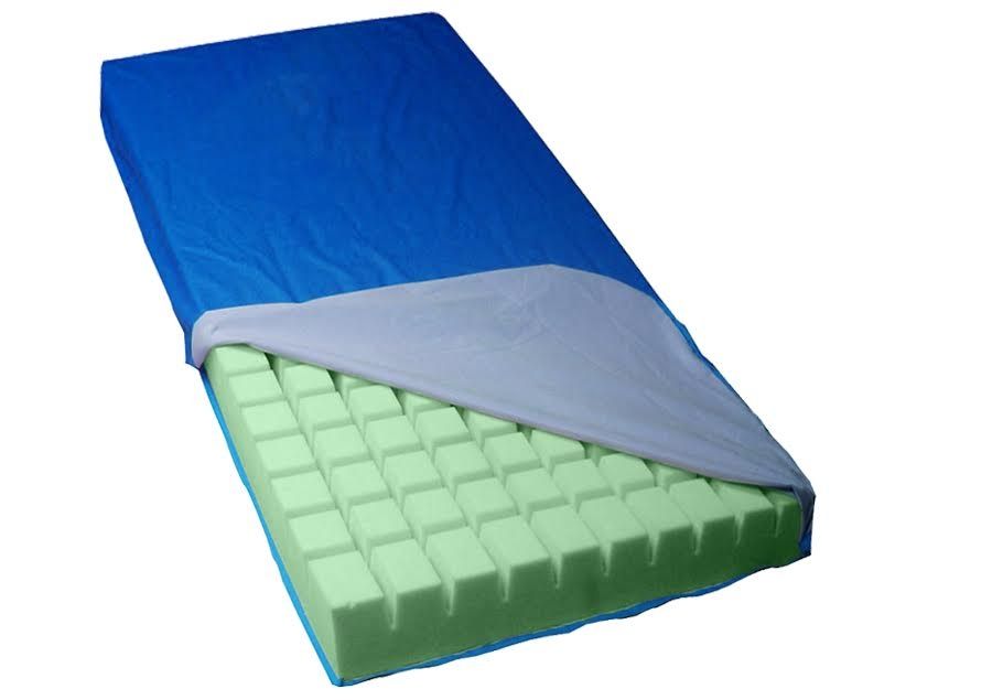 Ausilium Materasso antidecubito in espanso ventilato POLIMED a cubetti 195x85x14 cm - con fodera