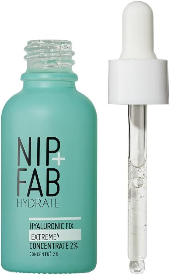 Flacone turchese con contagocce. Scritta: NIP+FAB HYDRATE HYALURONIC FIX EXTREME4 CONCENTRATE 2%.