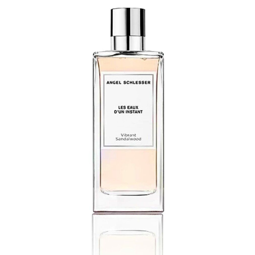 Flacone con tappo argentato. L'etichetta riporta Angel Schlesser Les Eaux d'Un Instant Vibrant Sandalwood.
