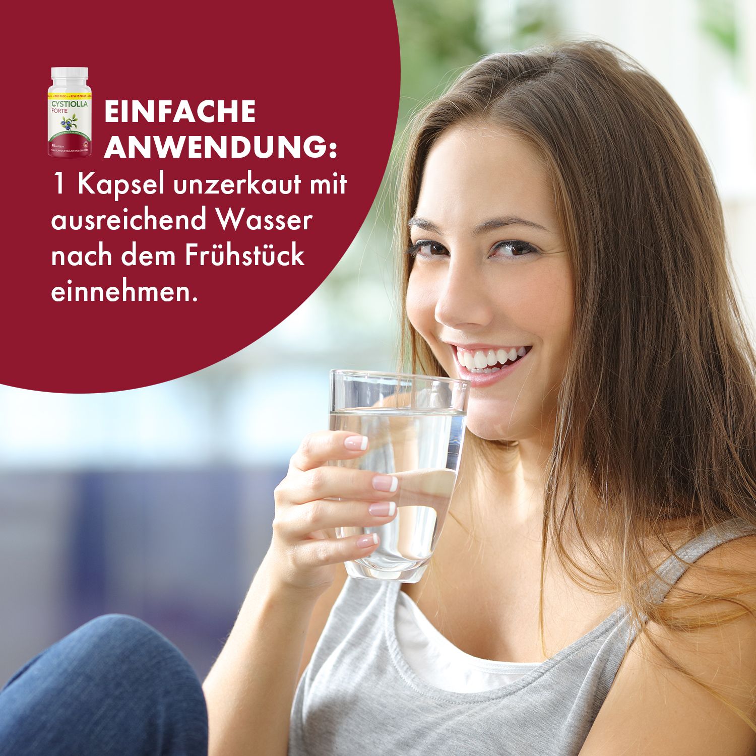 Donna che beve acqua da un bicchiere. Accanto, un riquadro di testo rosso con le istruzioni per l'assunzione del prodotto. Prodotto sullo sfondo.