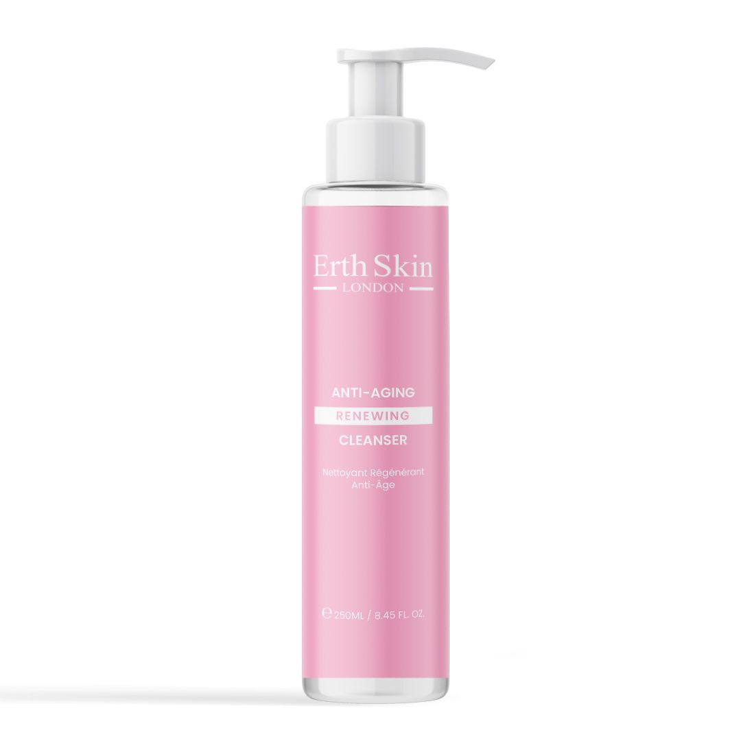 Flacone rosa con dosatore bianco. Scritta: Erth Skin London, Anti-Aging Renewing Cleanser. Liquido trasparente visibile.