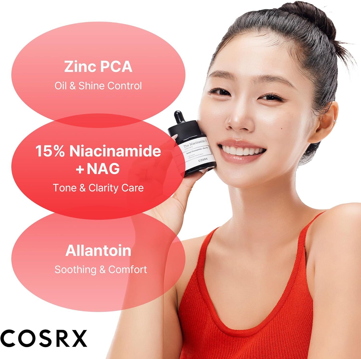 Donna tiene siero COSRX Niacinamide 15. Ingredienti: Zinco PCA, 15% Niacinamide + NAG, Allantoina.