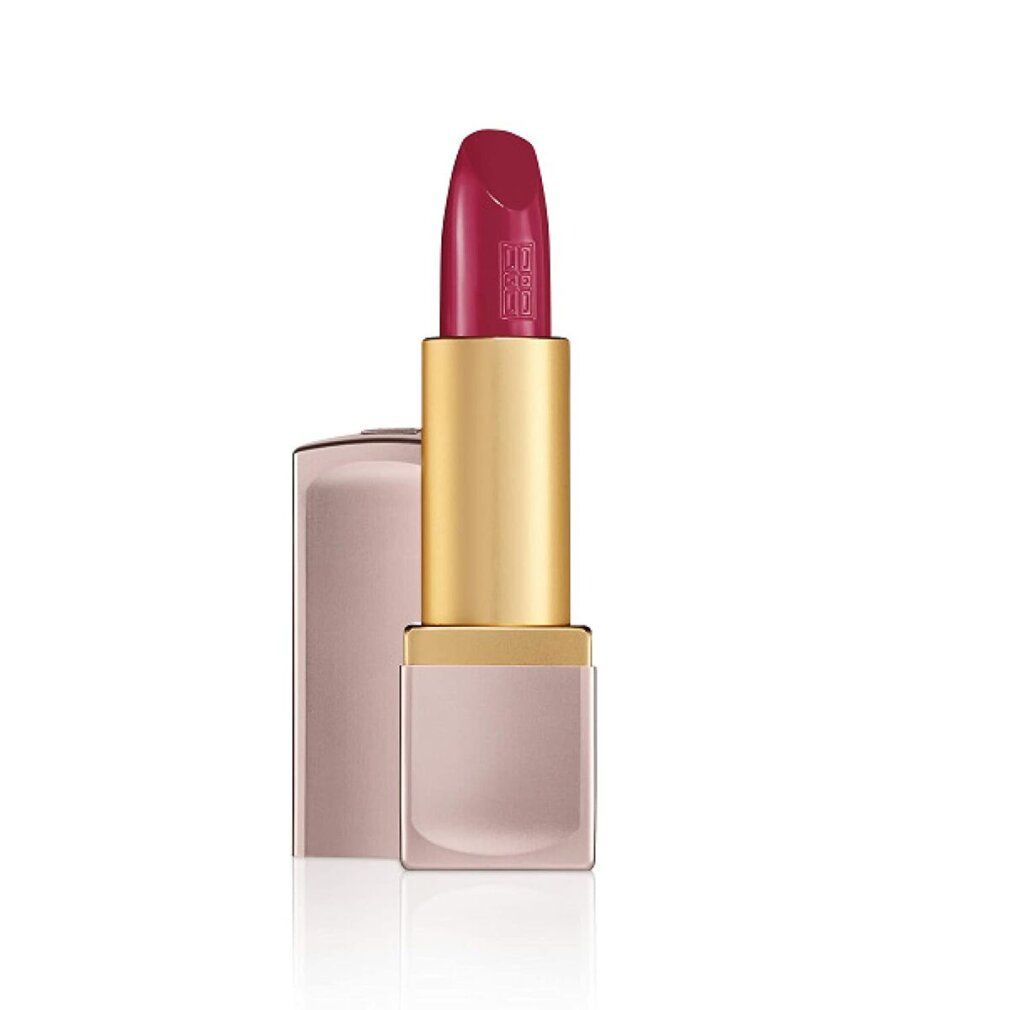 Primo piano di labbra truccate con rossetto Elizabeth Arden. Colore rosso scuro, lucido.
