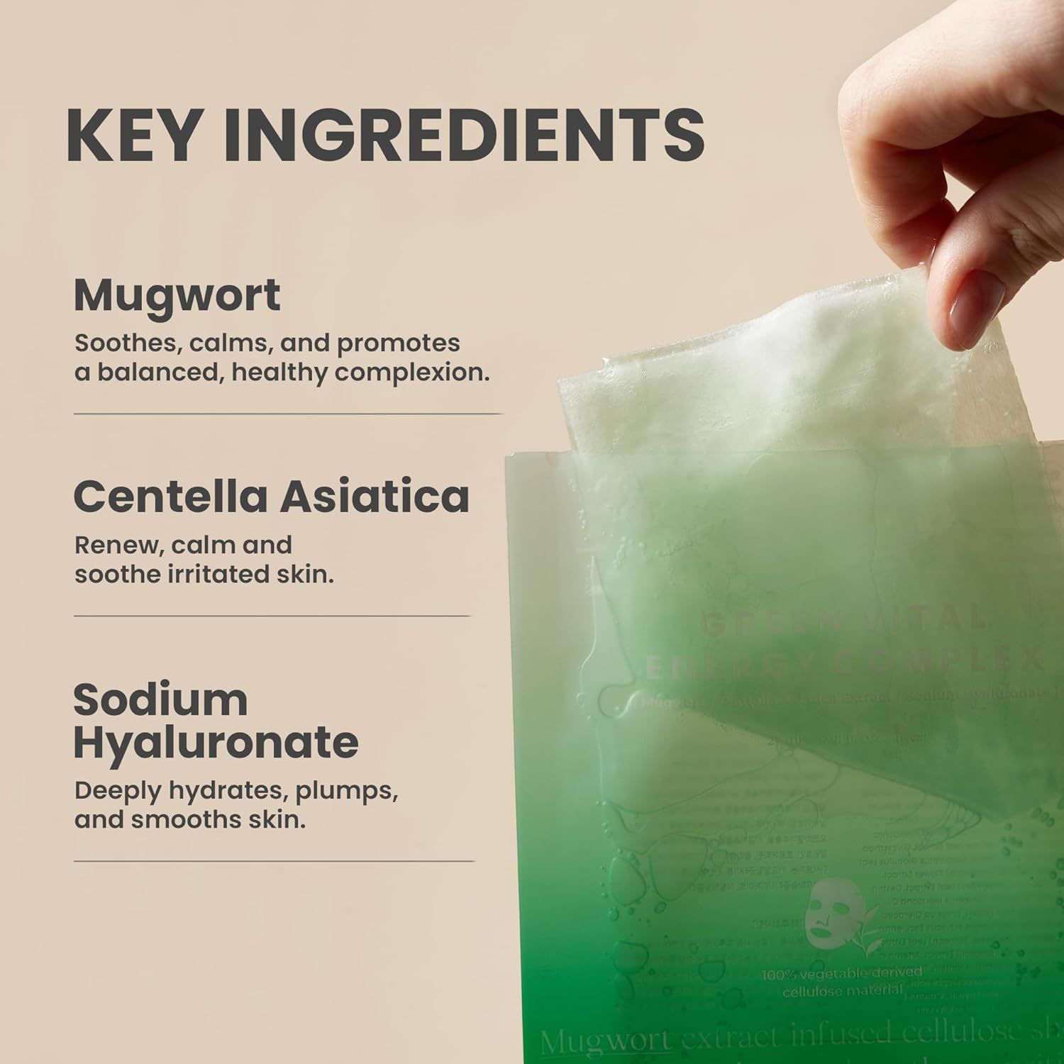 Ingredienti: Artemisia, Centella Asiatica, Ialuronato di sodio. Testo su sfondo bianco. Mano che tiene la maschera.