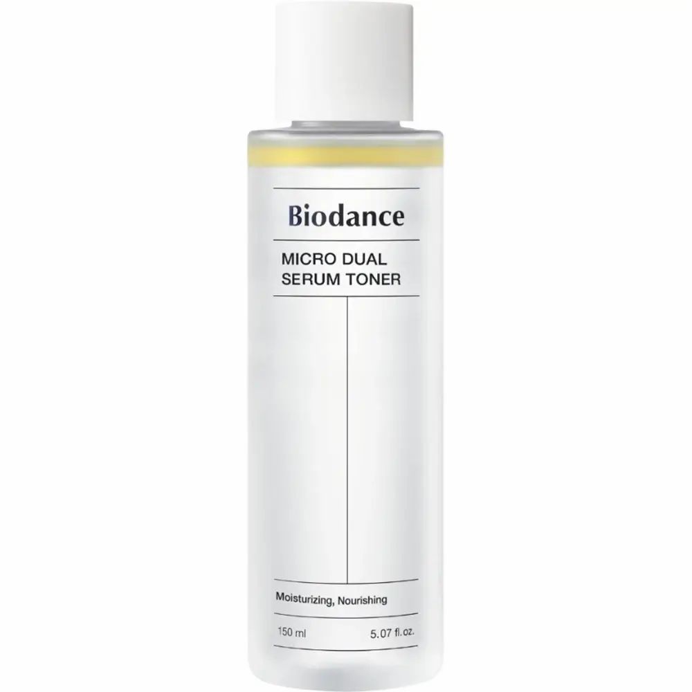 Flacone di BIODANCE Micro Dual Serum Toner. Tappo bianco, flacone trasparente con liquido giallo. Testo: "Micro Dual Serum Toner".