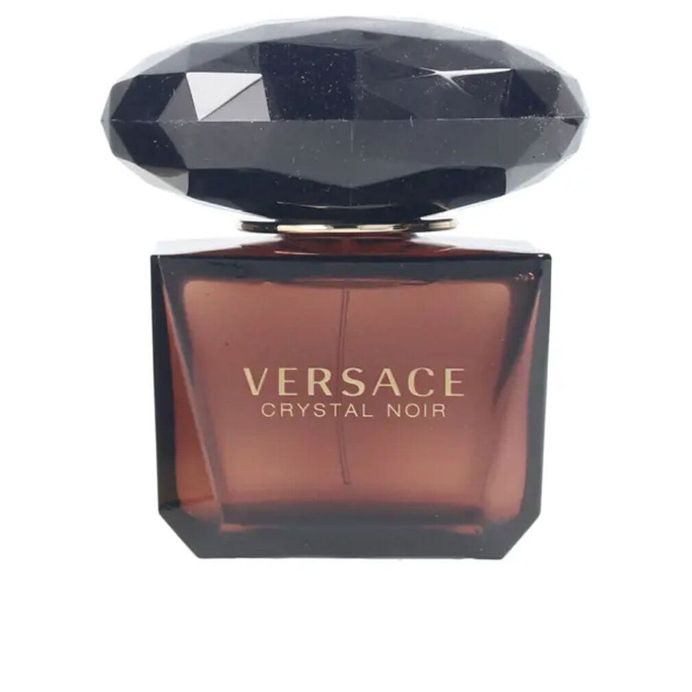 Flacone Versace Crystal Noir. Flacone quadrato in vetro marrone-viola con tappo nero sfaccettato. Scritta dorata.