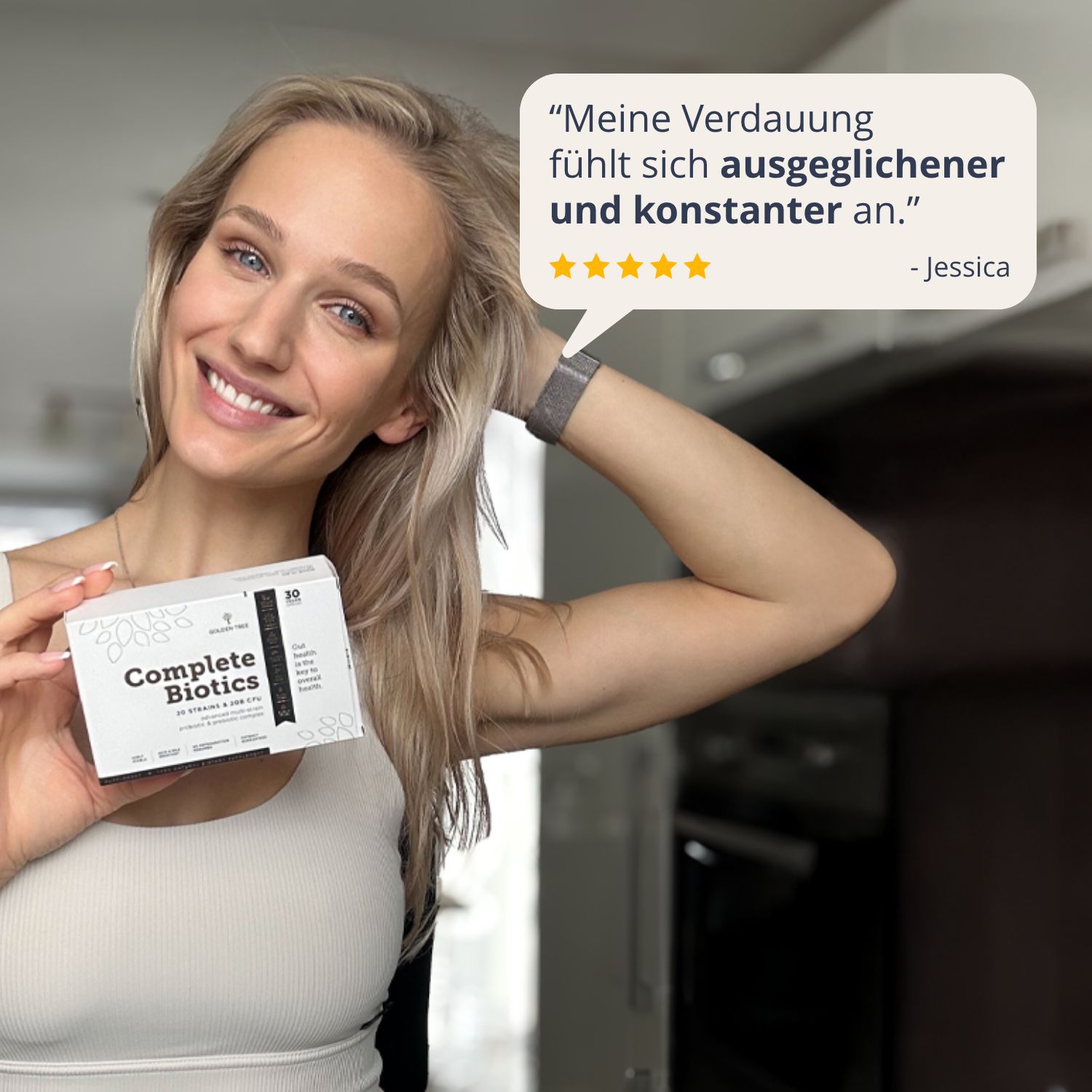 Donna con Golden Tree Complete Biotics. Citazione: 'Il mio transito si sente più equilibrato e costante.'