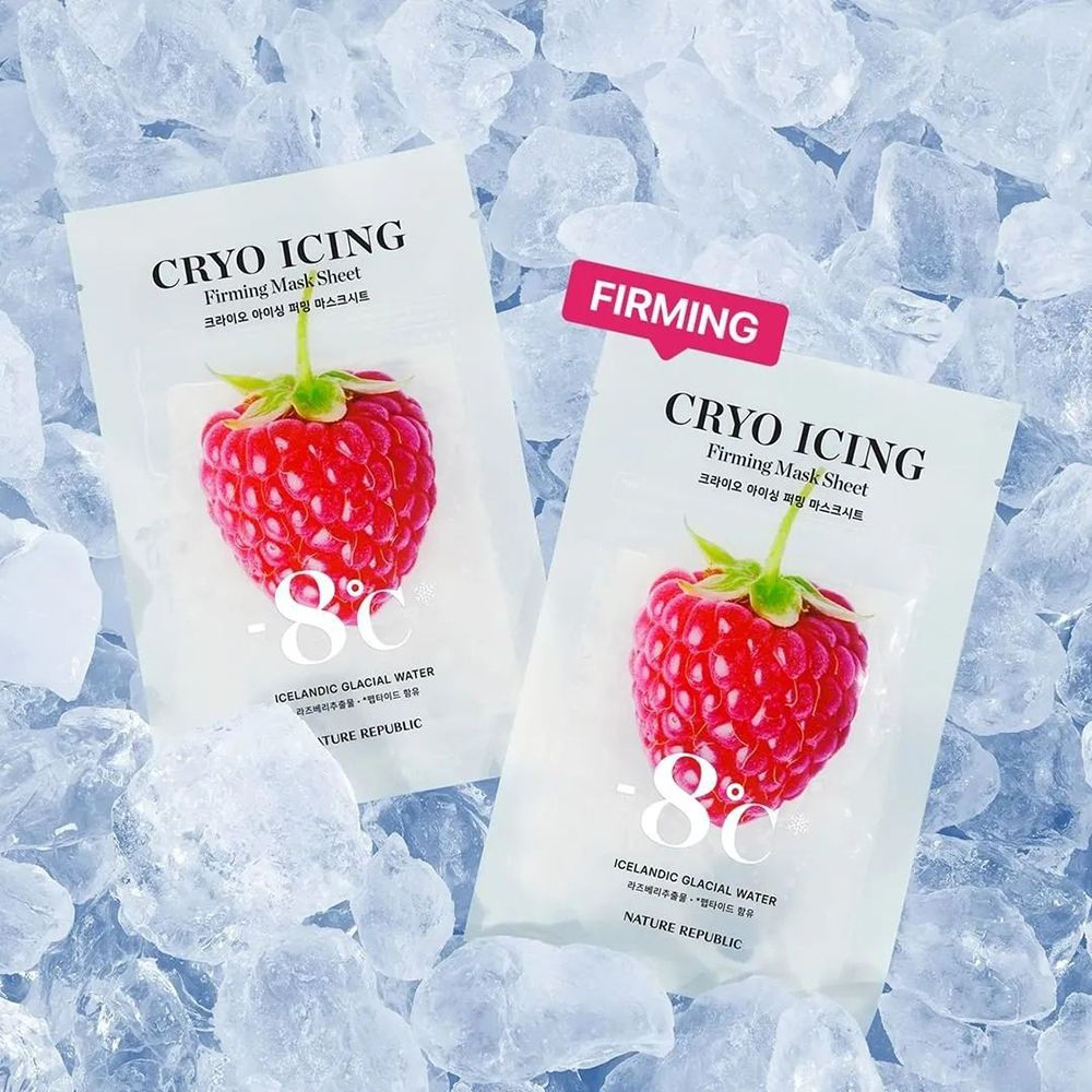 Due bustine con immagine di lampone. Scritta: Cryo Icing Firming Mask Sheet. Posizionate su ghiaccio.
