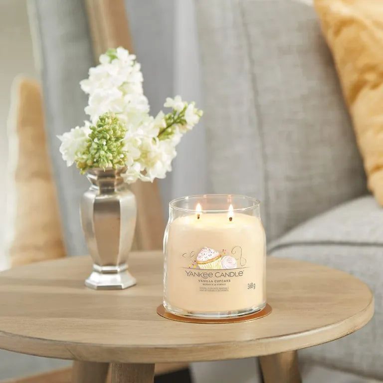 Yankee Candle Candela in giara media Vanilla Cupcake (Ref. 1630003E)