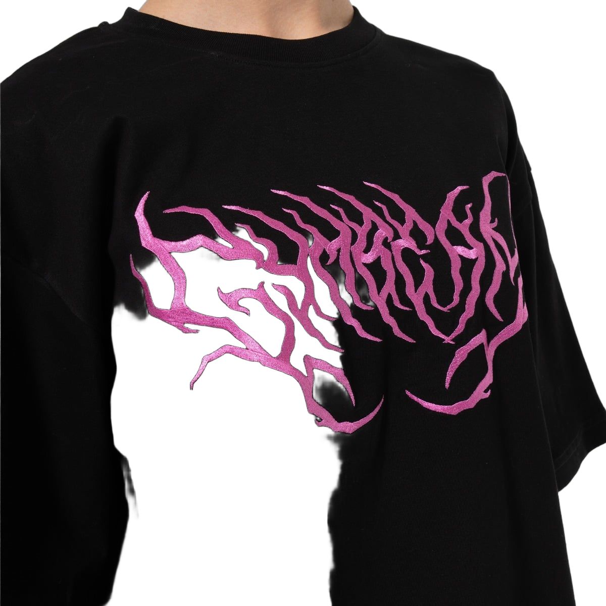 GymBeam T-shirt donna Thorn oversize boxy nera a manica corta con logo tribale