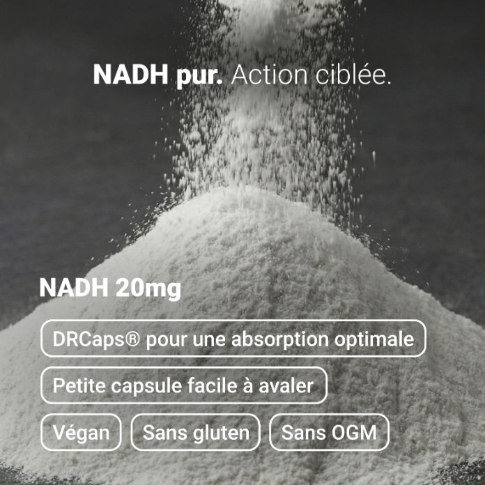 Polvere di NADH versata. "NADH 20mg. DRcaps, vegano, senza glutine, non OGM."