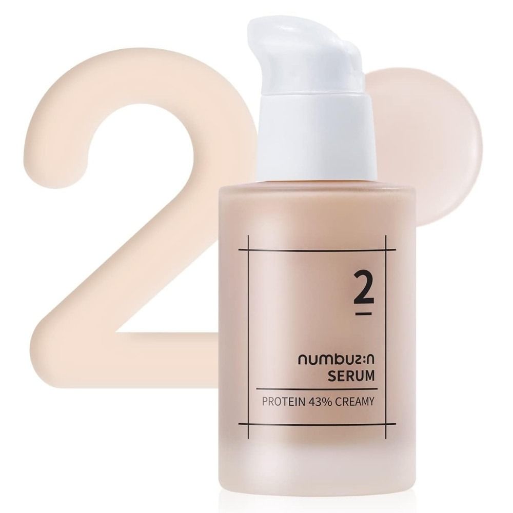Flacone di siero beige con erogatore bianco e un grande 2. Scritta: 2, numbu:zin SERUM, PROTEIN 43% CREAMY.