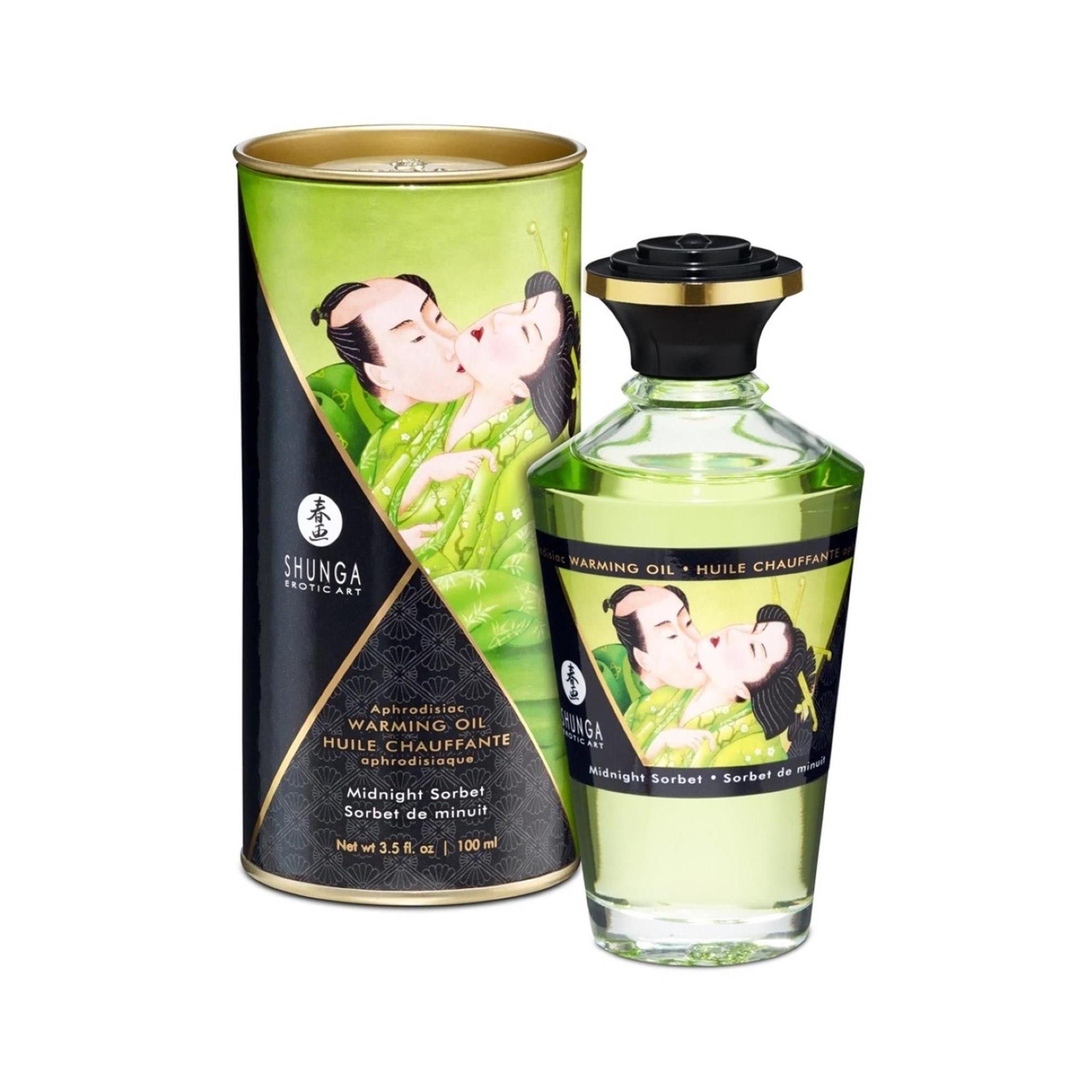 Flacone e scatola con etichetta. Illustrazione di una coppia che si bacia. Scritta: Shunga, Warming Oil, Midnight Sorbet.