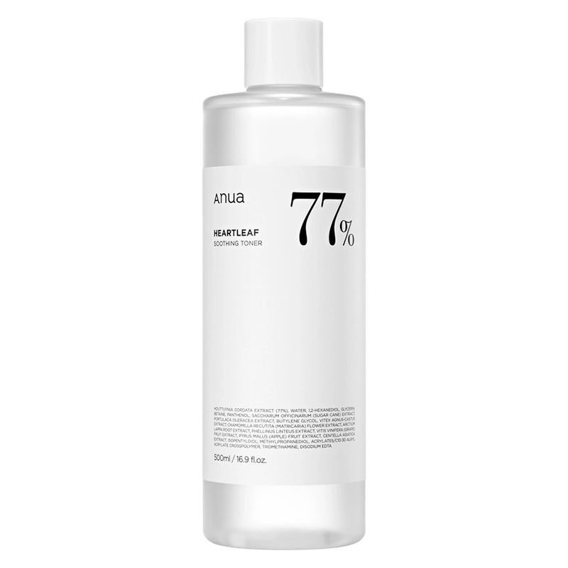 Flacone alto e trasparente con tappo bianco. Scritte: Anua, 77%, Heartleaf Soothing Toner. 500ml/16.9 fl.oz.