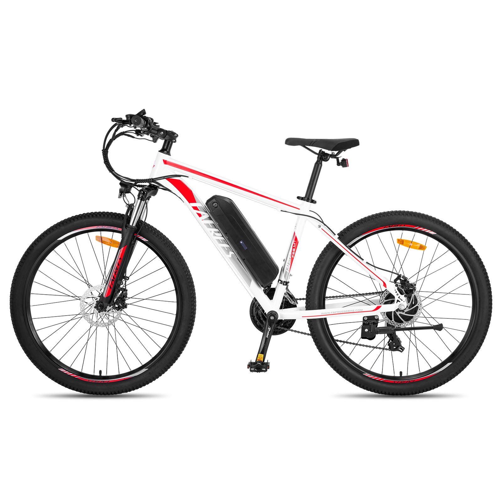 E-mountain bike bianco con dettagli rossi. Pneumatici, forcella e manubrio neri. Batteria sul telaio.