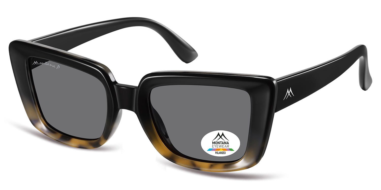 Occhiali da sole con montatura nera e dettagli marroni. Lenti grigie. Logo e indicazione di polarizzazione sulla lente. Montana Eyewear.