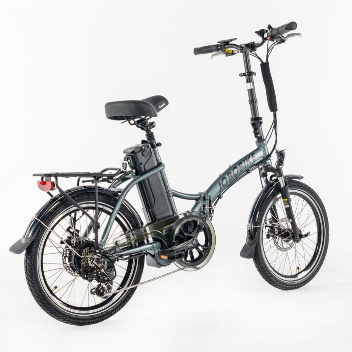 E-bike JOBOBIKE SAM grigia, con sella nera, portapacchi e batteria. Vista laterale.