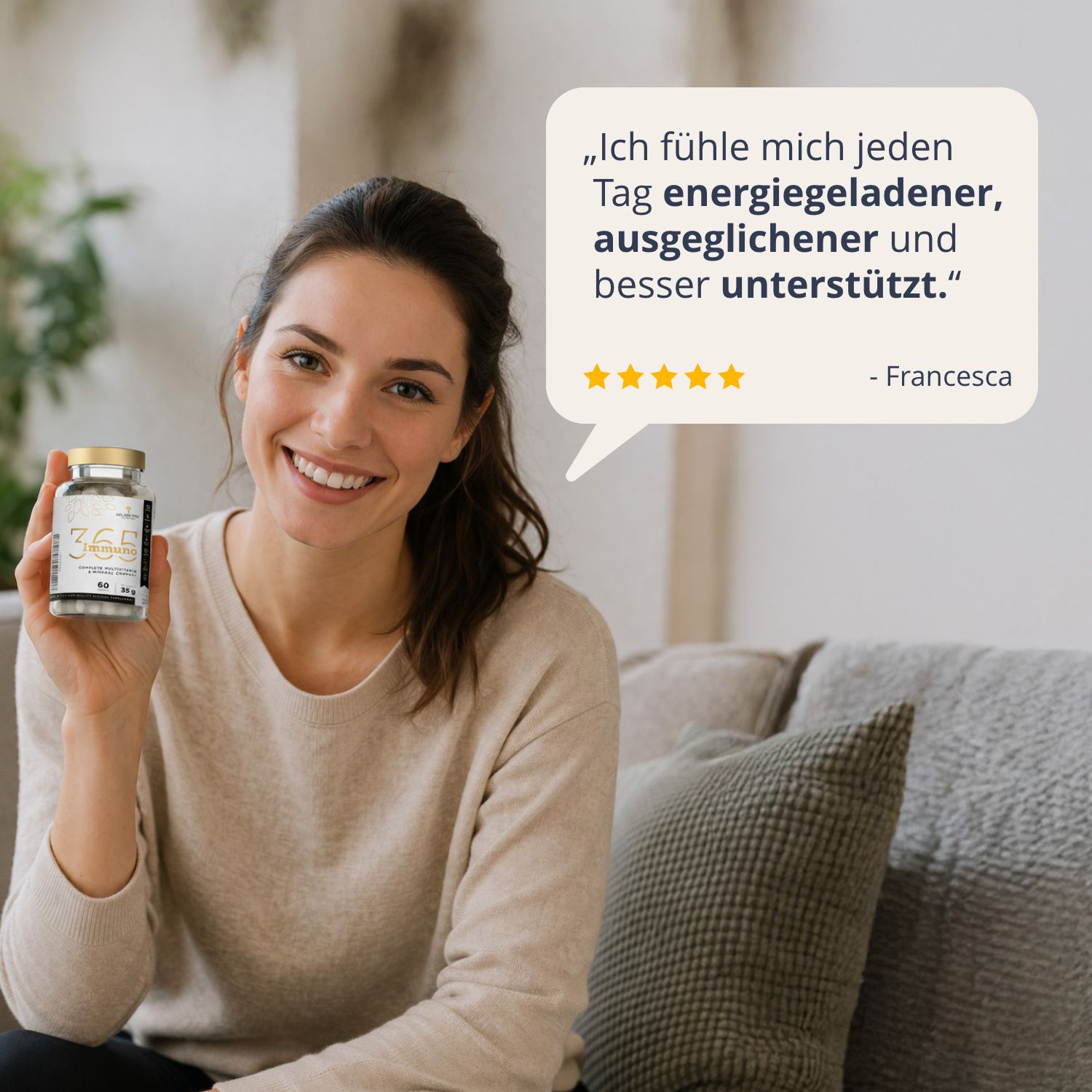 Donna tiene flacone Immuno365, si sente più energica e supportata.