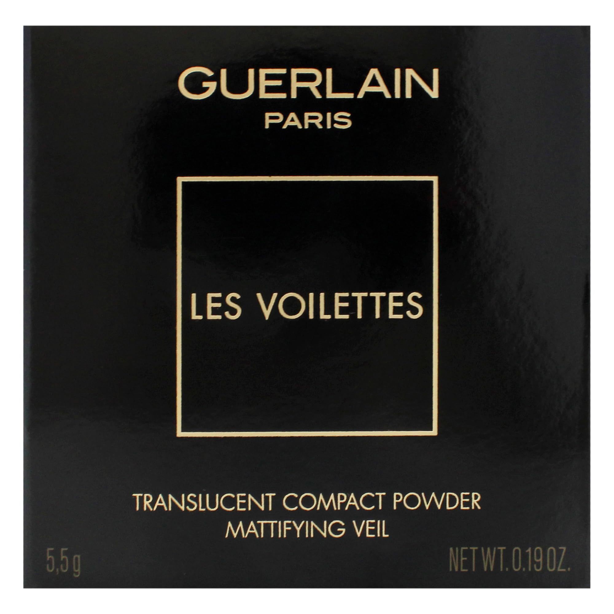 Primo piano sulla confezione nera. Testo: Guerlain, Les Voilettes, Translucent Compact Powder, Mattifying Veil. Peso: 5.5g, 0.19 oz.