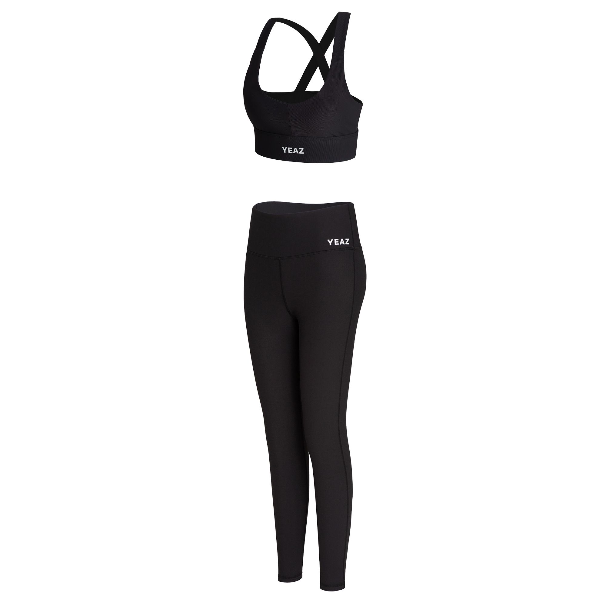 Completo nero con reggiseno sportivo e leggings, spalline incrociate e logo bianco.