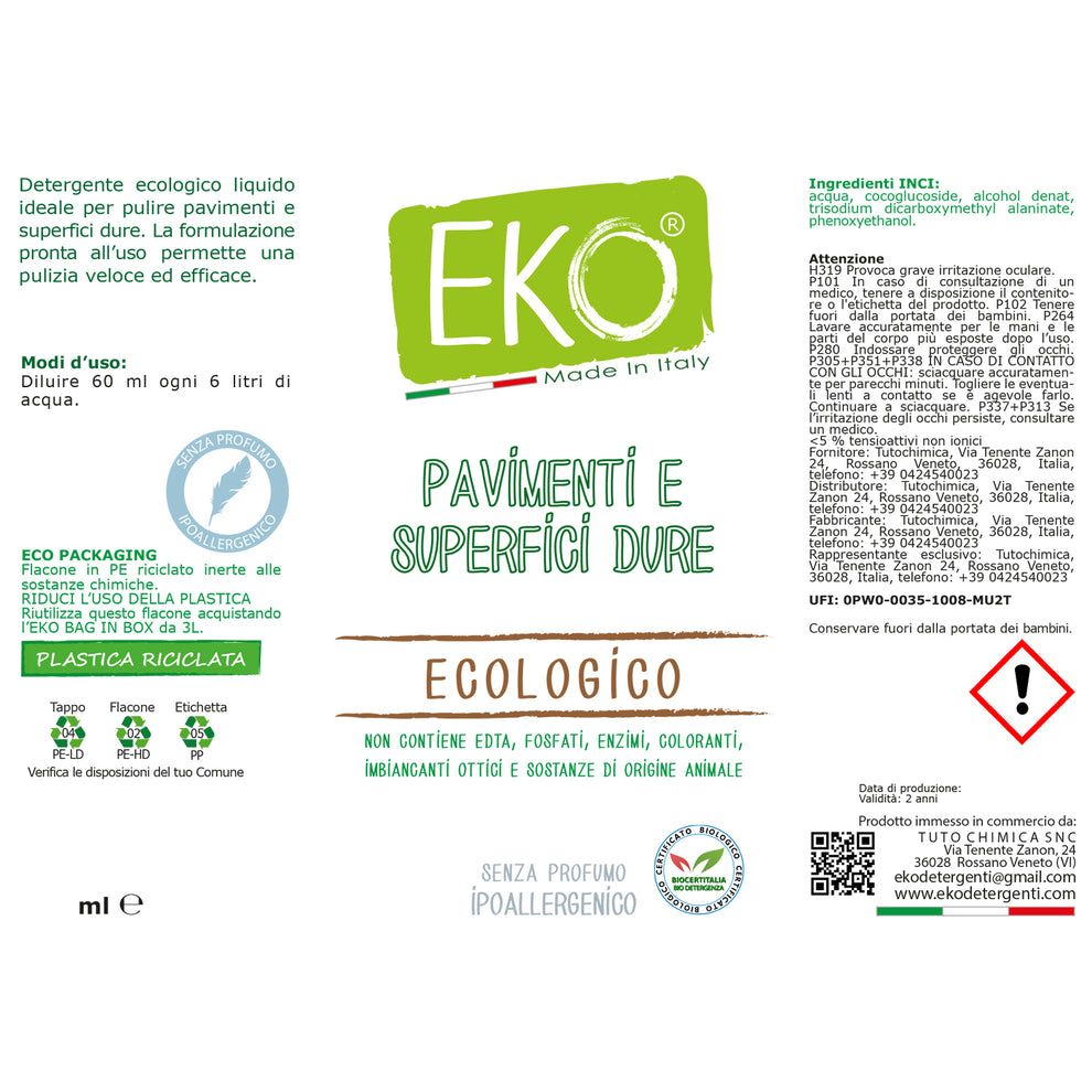Retro di un flacone di detergente ecologico per pavimenti e superfici dure.