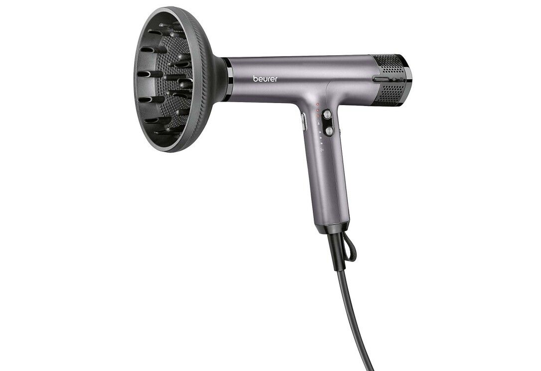 Asciugacapelli antracite con diffusore. Marchio Beurer. Cavo nero.