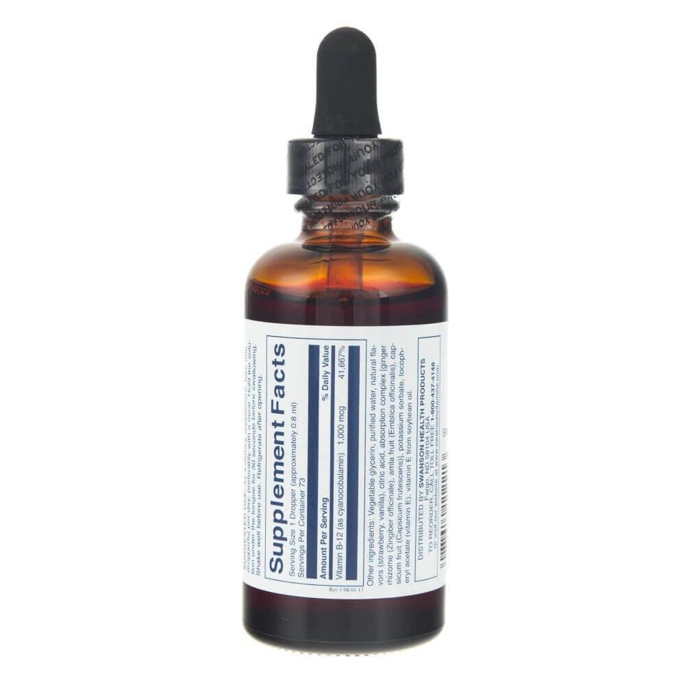 Retro di un flacone in vetro marrone con contagocce, mostra Supplement Facts per SWANSON B12 Cianocobalamina Fragola Liquido.