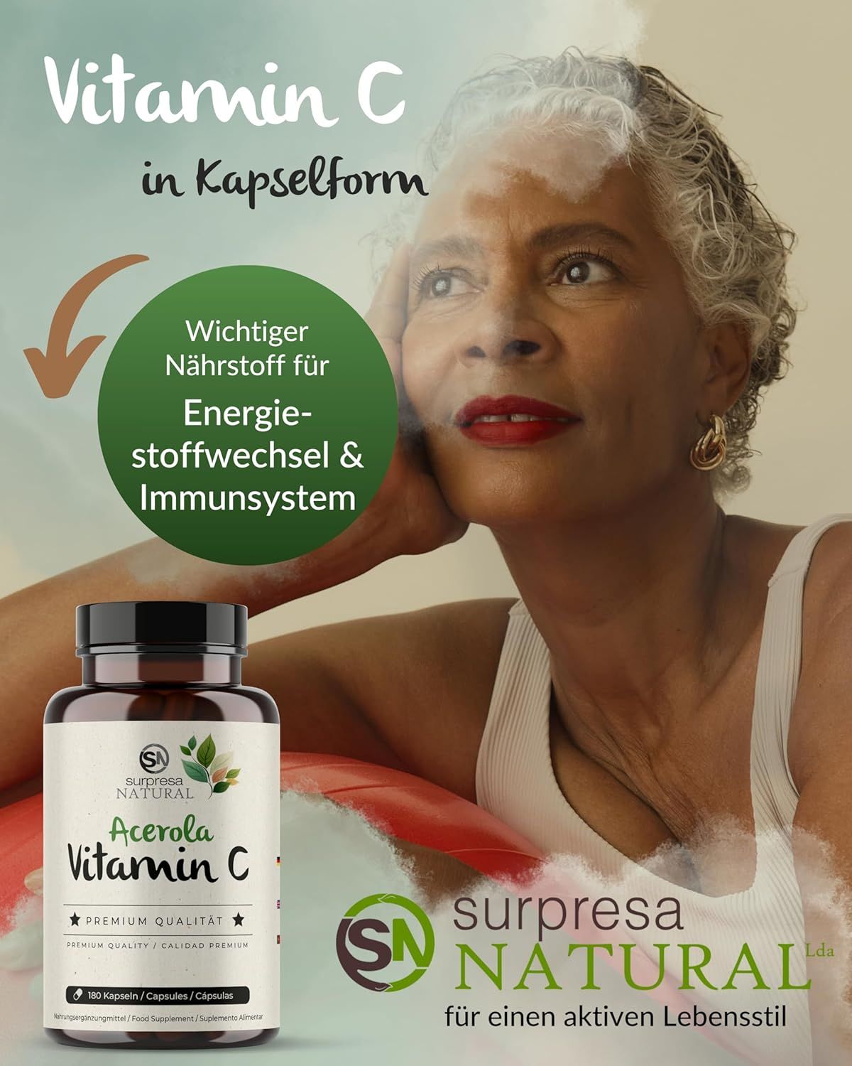 Donna con flacone Acerola Vitamina C. Testo: Vitamina C in capsule. Nutrienti importanti per l'energia.