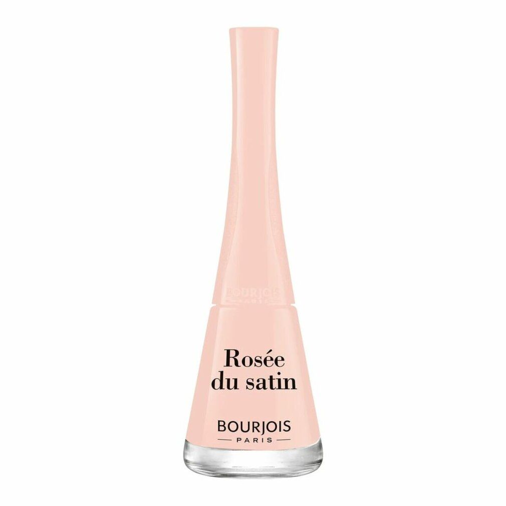 Flacone di smalto rosa. Scritta 'Rosée du satin' e 'Bourjois Paris'.