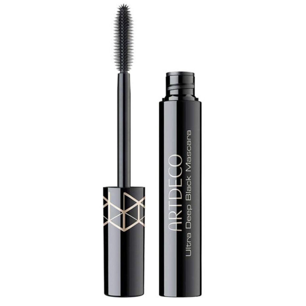 Tubo di mascara nero con spazzola aperta. Sul tubo è scritto "ARTDECO Ultra Deep Black Mascara".