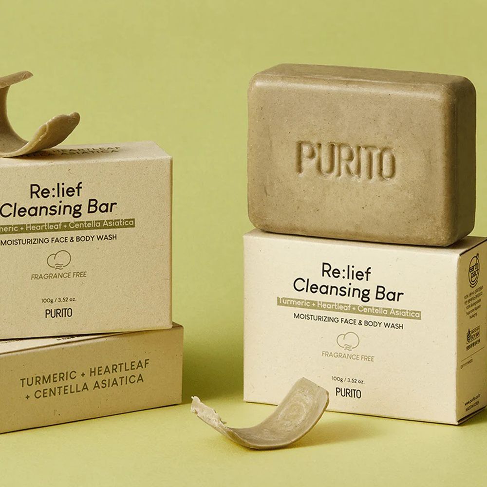 Due saponi e due confezioni. Sulla confezione è scritto « Re:lief Cleansing Bar » e « PURITO ».