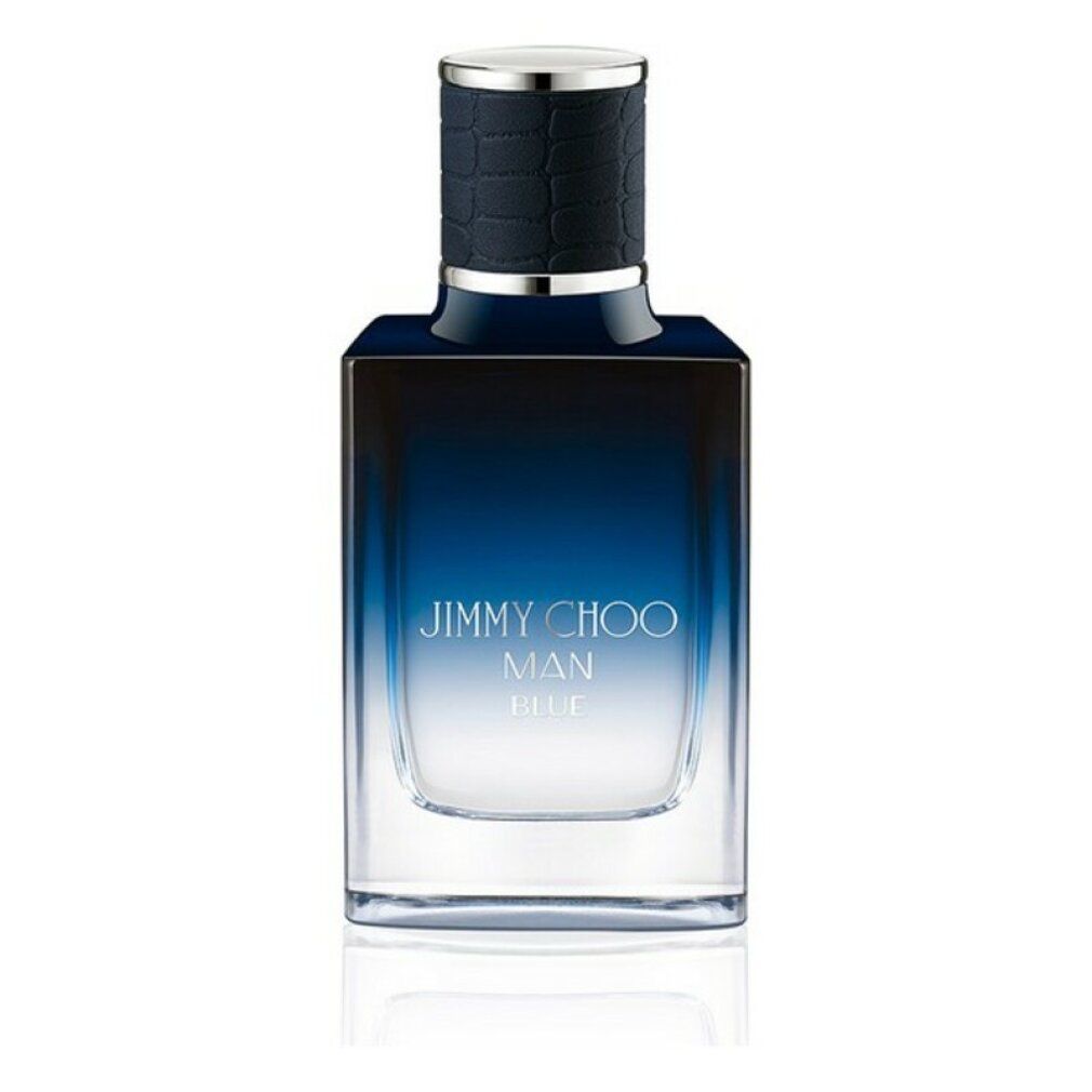 Spray Eau de Toilette blu e bianco. Flacone di vetro rettangolare con tappo argentato e liquido blu. Scritta: JIMMY CHOO MAN BLUE.